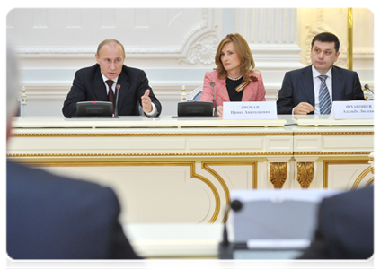 Председатель Правительства Российской Федерации В.В.Путин встретился с активом партии «Единая Россия»|24 апреля, 2012|16:39