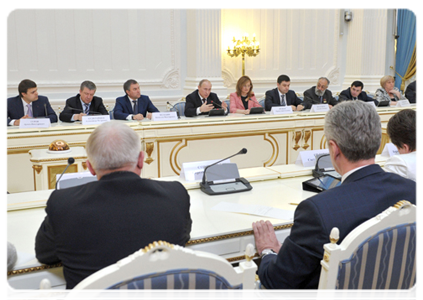 Prime Minister Vladimir Putin at a meeting with core members of the United Russia party|24 april, 2012|16:39