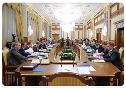 Prime Minister Vladimir Putin chairs a meeting of the Government Commission on Budgetary Planning for the Upcoming Fiscal Year and the Planning Period|25 april, 2012|19:50