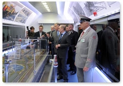 Prime Minister Vladimir Putin visits the Russian Railways Scientific and Technical Development Centre at the Rizhsky Railway Station