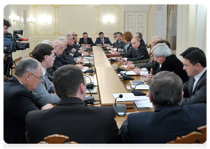 Prime Minister Vladimir Putin meets with Russian Popular Front Coordinating Council|3 april, 2012|16:12
