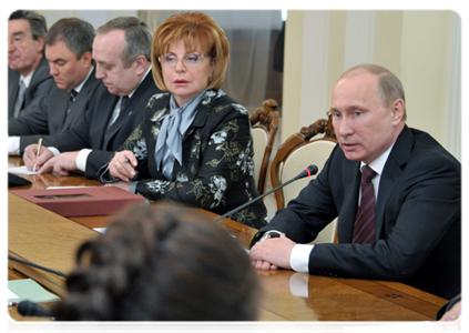 Председатель Правительства Российской Федерации В.В.Путин встретился с членами координационного совета Общероссийского народного фронта|3 апреля, 2012|16:19
