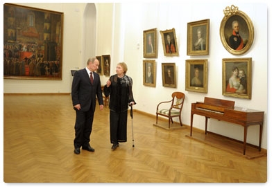 В.В.Путин посетил Саратовский государственный художественный музей им.А.Н.Радищева