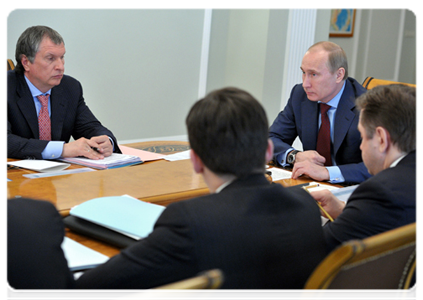 Председатель Правительства Российской Федерации В.В.Путин провёл совещание по вопросу развития розничного рынка электроэнергии|4 мая, 2012|15:53