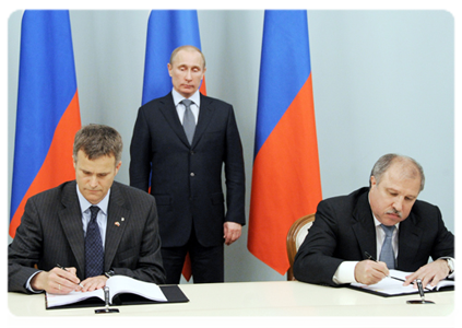 По окончании встречи в присутствии Председателя Правительства Российской Федерации В.В.Путина состоялось подписание соглашения между ОАО «НК “Роснефть”» и компанией «Статойл АСА»|5 мая, 2012|18:59