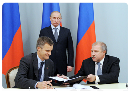 По окончании встречи в присутствии Председателя Правительства Российской Федерации В.В.Путина состоялось подписание соглашения между ОАО «НК “Роснефть”» и компанией «Статойл АСА»|5 мая, 2012|18:59