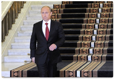 Prime Minister Vladimir Putin leaves Government House for presidential inauguration ceremony at the Kremlin
